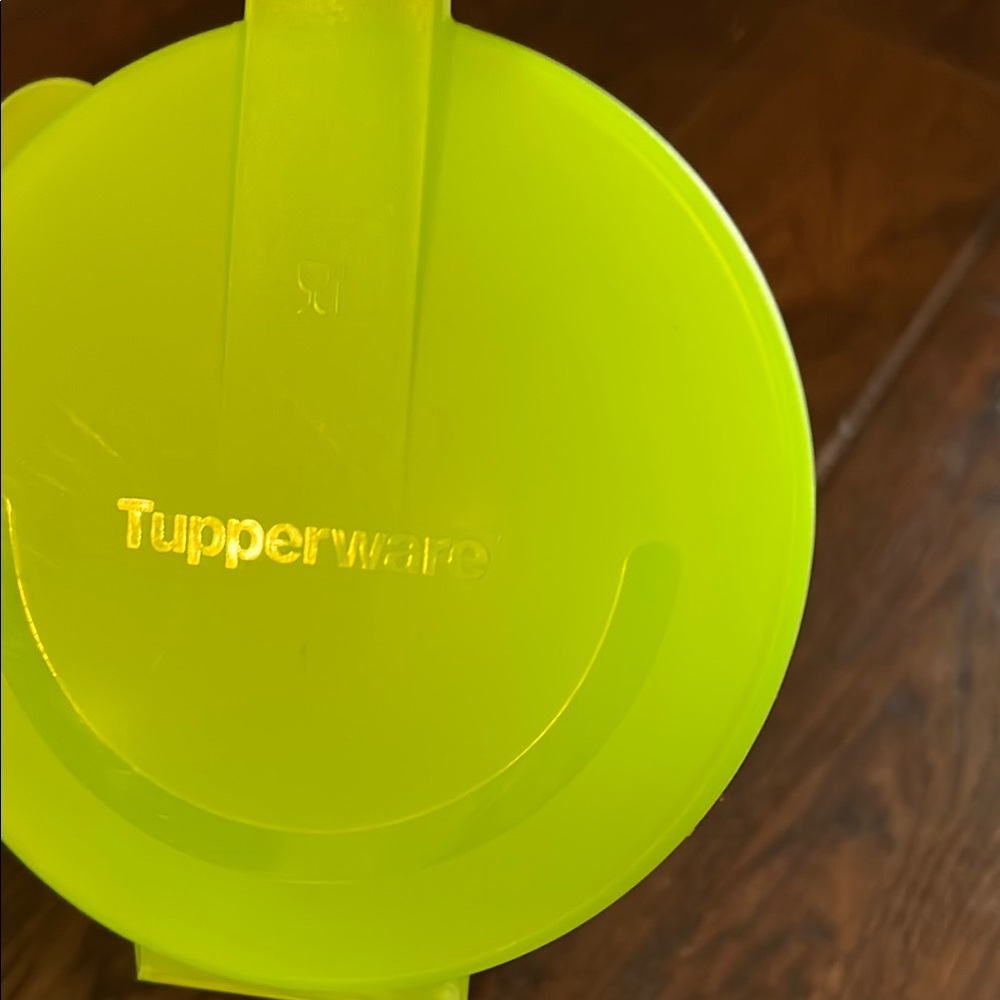 Tupperware Vegetable Storage - Picture 5 of 7